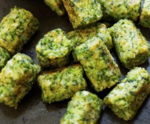 
                
            
            Healthy Baked Broccoli Tots
            